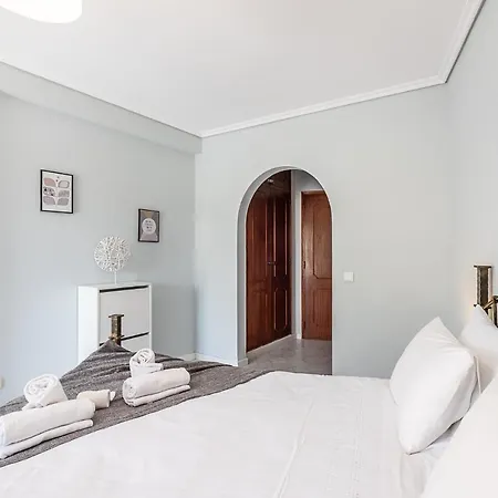 #86 Flat Near Newtown,Beach With Terrace Pool Appartement *